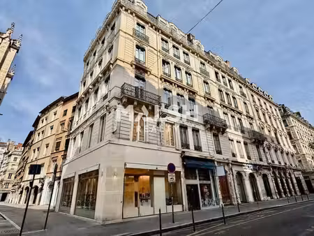 location bureaux lyon 69002 210m²