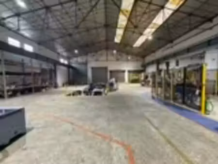 location commerce 3989 m² à joué-lès-tours (37300)