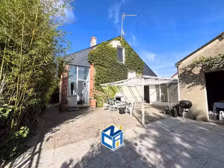 maison avec piscine et double garage