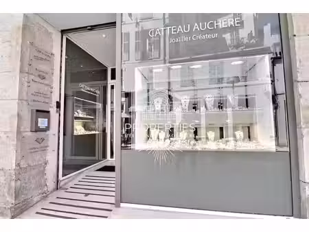 vente locaux professionnels 0 pièces 140 m² à hyeres (83400)  422 000 €