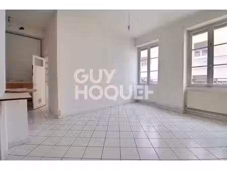appartement à rénover - rue de la thibaudière