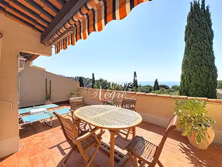 appartement 2 pièces vue mer avec piscine à pramousquier le lavandou
