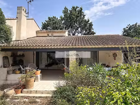 superbe villa t6 de standing proche du brusc