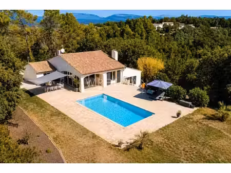 belle villa rénovée de 250 m² avec piscine - saint-paul-en-forêt
