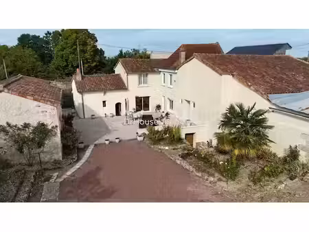 vente maison 7 pièces 168 m² à berrie (86120)  167 000 €