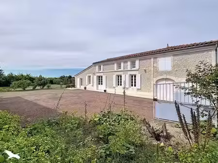 vente maison 5 pièces 129 m² à jonzac (17500)  223 650 €