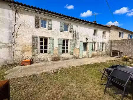 vente maison 4 pièces 156 m² à cozes (17120)  169 000 €
