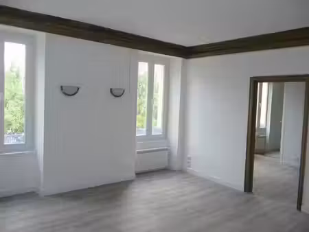 location appartement 1 pièce 39 m² à cahors (46000)