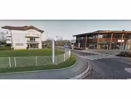 douvaine /exclusivité local commercial de 142 m 2 + terrasse de 42 m2