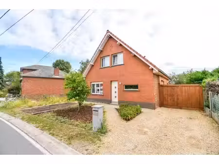 maison moderne et rénovée avec un joli jardin à boortmeerbee