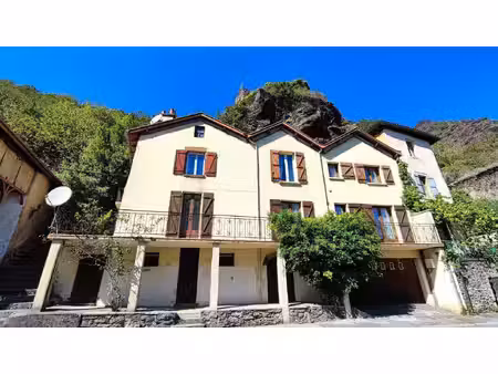 maison de village sur les berges du lot