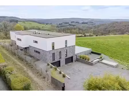 villa de standing avec cadre idyllique