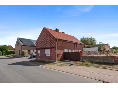 te renoveren woning op een ruim perceel van 15a81ca in ni...