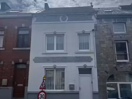 maison mitoyenne à rafraîchir