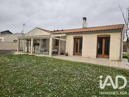 vente maison à la vergne (17400) : à vendre / 102m² la vergne
