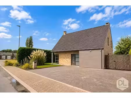 belle villa avec piscine  pool house et 4 chambres