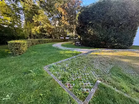 au coeur du croisé laroche  place lisfranc  une place de parking aérienne dans une résiden