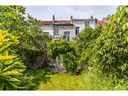 maison de maître avec jardin et hauts plafonds à forest