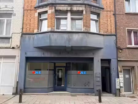 rez-de-chaussée commercial avec cour à jette – 185.000 €