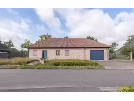 maison individuelle avec garage.
