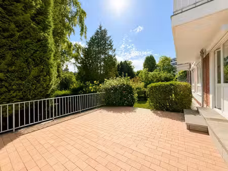 auderghem - appartement (2ch/2sdb) avec jardin et parking