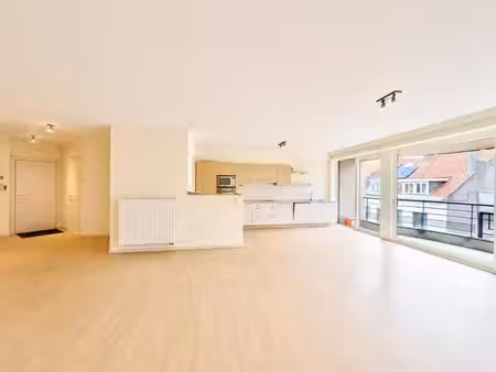 stockel - appart 2ch. avec terrasse et garage