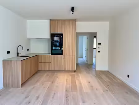 luxueus appartement met 2 slpk en terras + tuin te berchem