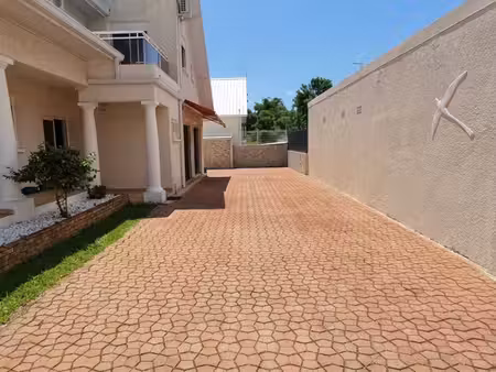 villa de luxe à vendre à sainte-marie