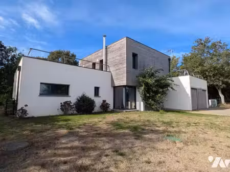 maison de luxe à vendre à penvénan