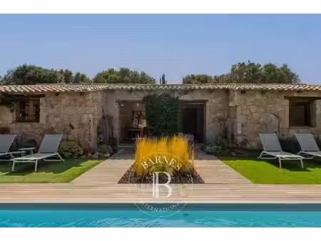 produit rare : bergerie d'architecte neuve avec quatre chambres et une piscine à...