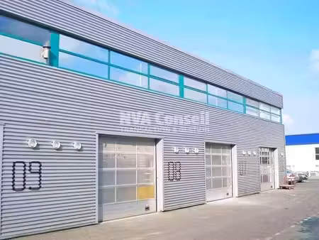 location entrepôt 85m²