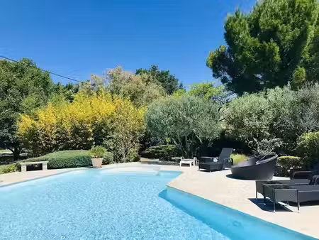 location villa 5 pièces 175 m² à fuveau (13710)  2 220 €