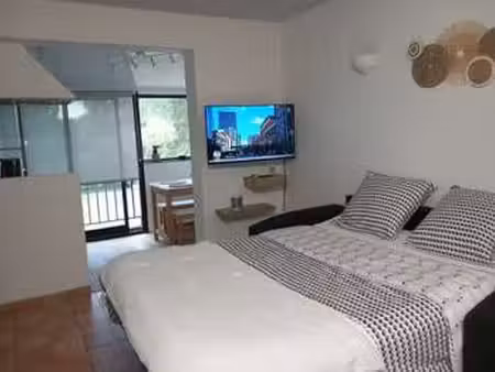 location appartement 2 pièces meublé à arles (13104) : à louer 2 pièces meublé / 36m² arle