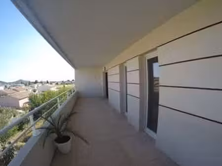 location appartement 3 pièces à la crau (83260) : à louer 3 pièces / 59m² la crau
