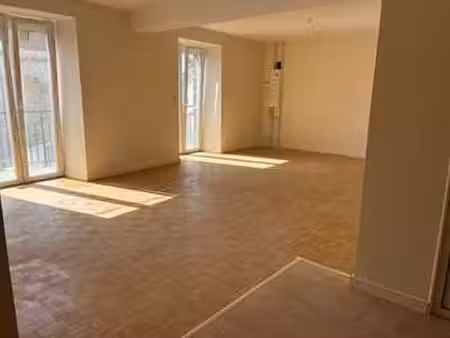 location appartement 4 pièces à volvic (63530) : à louer 4 pièces / 114m² volvic
