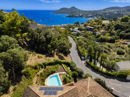 villa de luxe à vendre à agay