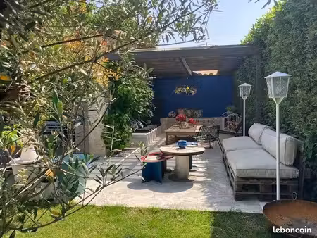 comme une maison  t5 de 120m2 avec jardin  garage et dépendances