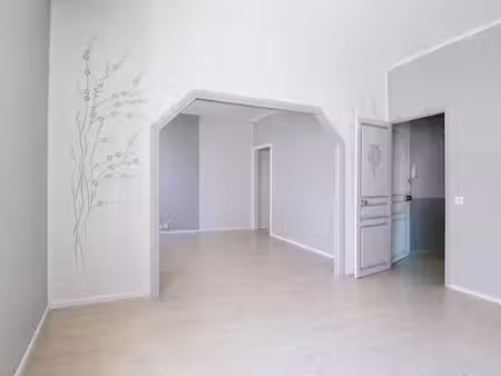 vente appartement 5 pièces 107 m² à toulon (83000)  250 000 €