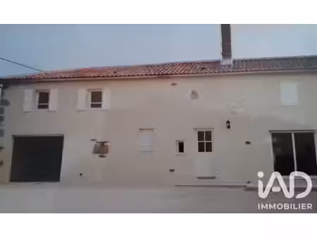 location maison 4 pièces 143 m² à pompaire (79200)