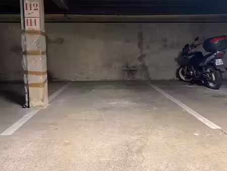 place de parking sécurisée en intérieur rennes 35200 avec télécommande