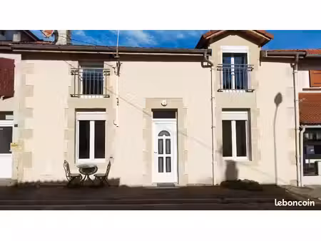 ? à louer – maison de ville 100 m² – 3 chambres – gourzon