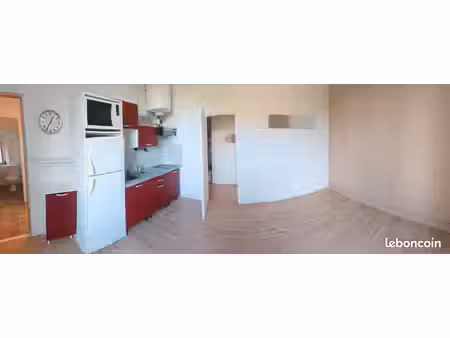 location appartement proche gare de vaise calme parking cuisine équipée
