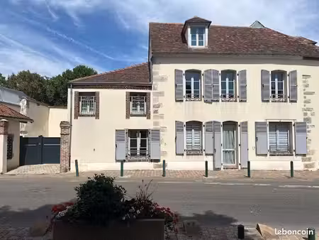 a louer appartement de charme – centre-ville de maintenon – 48 m²