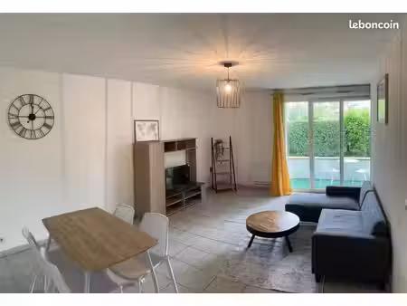 t2 en rdc avec parking et terrasse