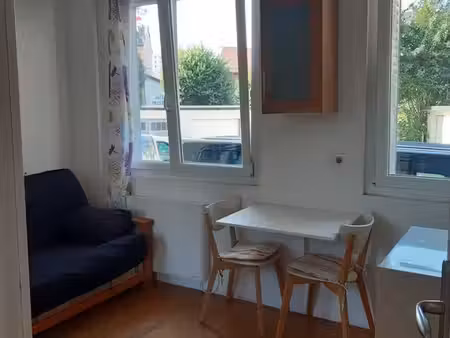 direct propio  ideal jeune etudiant : loue studio 14 m²  meublé  plein cœur d’aix les bain