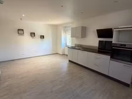 très beau t2 entièrement rénové 2 minutes belfort