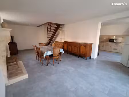 maison meublée de 3 chambres