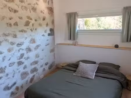 a louer – charmante maisonnette meublée avec terrasse – les ollières-sur-eyrieux