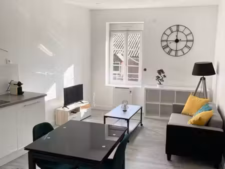 t2 meublé 48m2  calme et lumineux