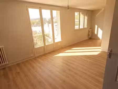 appartement entièrement refait à neuf